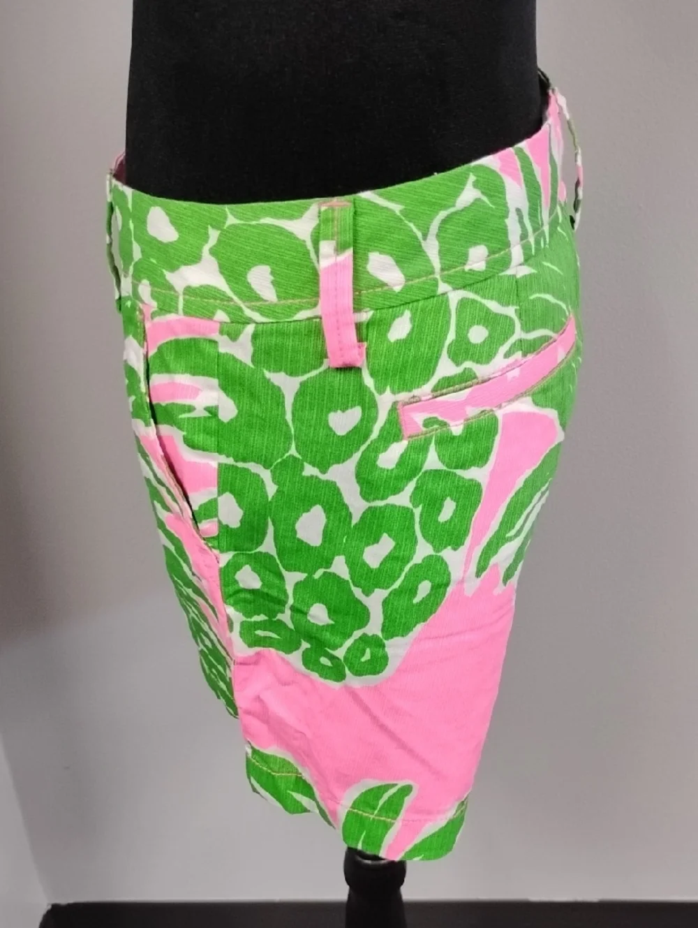 Lilly Pulitzer Callahan Vibrant Green & Pink Tropical Print Shorts, Sz 10 - Picture 5 of 9